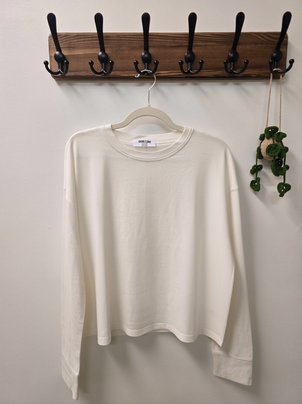 Cream White Cotton Rayon Blend Crew Neck Long Sleeve Tee